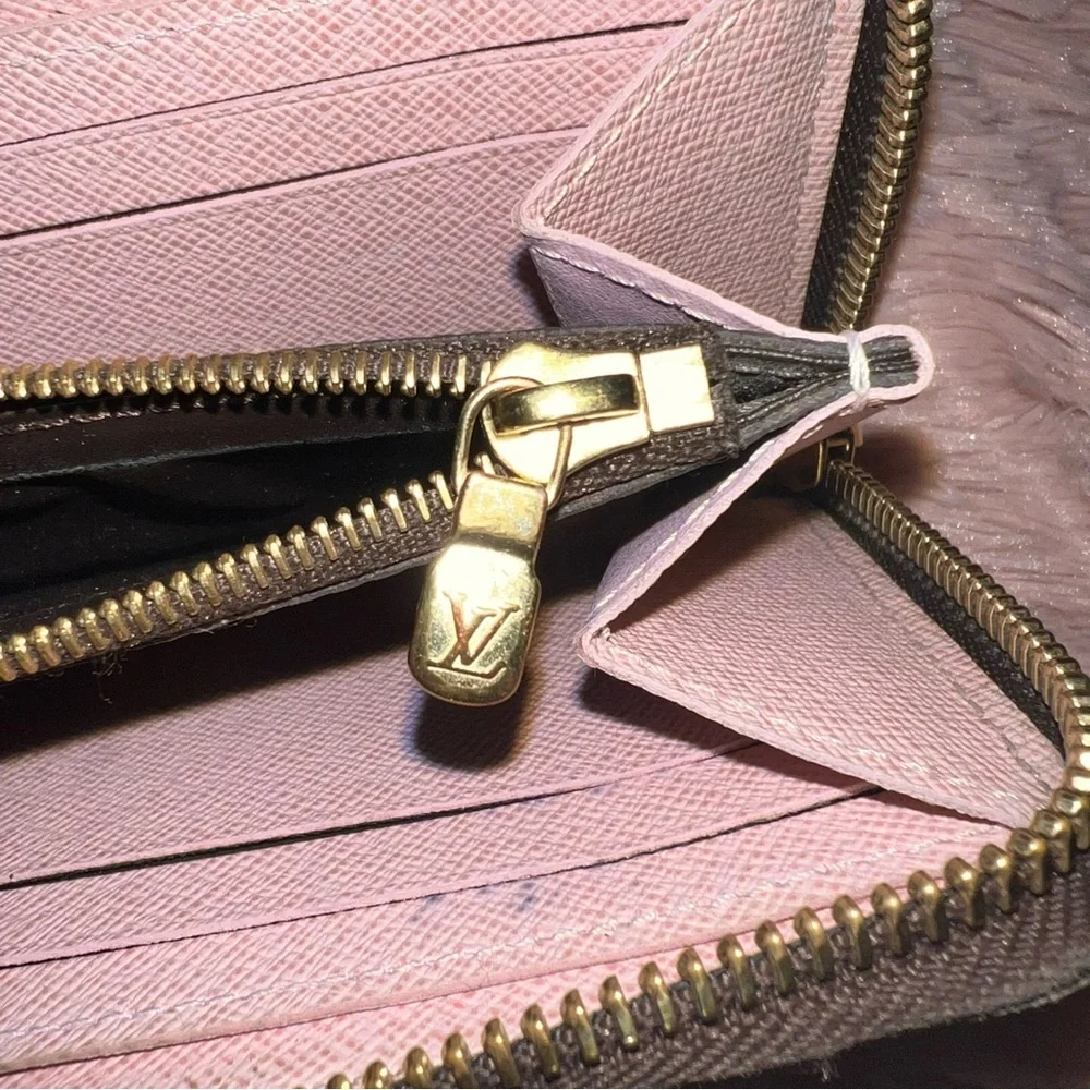 LOUIS VUITTON Clemence Wallet - Picture 8 of 14